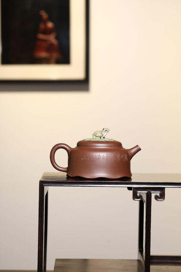 收藏級重器丨荷塘蛙趣壺 B 款 紫泥丨360ml丨網孔14 孔丨周小明（正高）