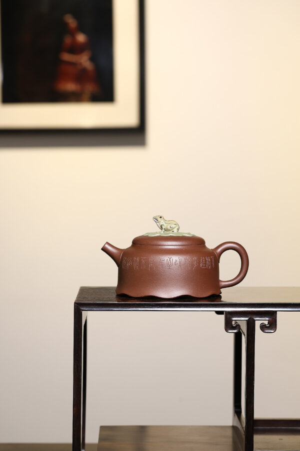 收藏級重器丨荷塘蛙趣壺 B 款 紫泥丨360ml丨網孔14 孔丨周小明（正高）