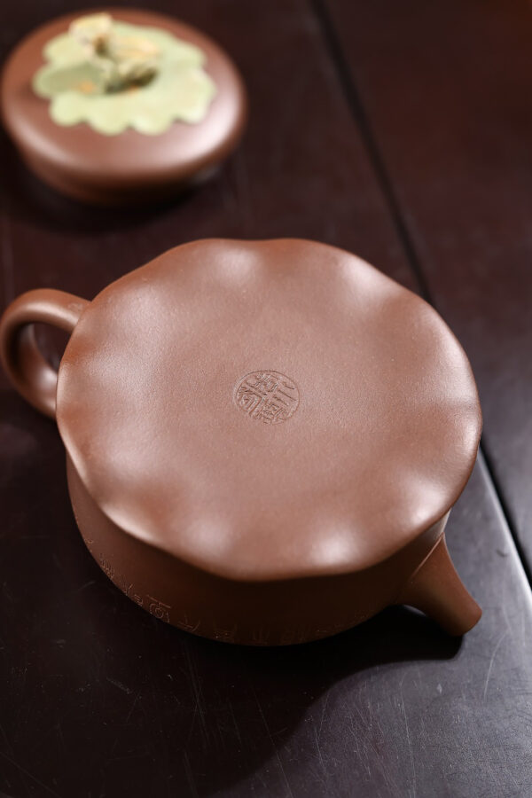 收藏級重器丨荷塘蛙趣壺 B 款 紫泥丨360ml丨網孔14 孔丨周小明（正高）