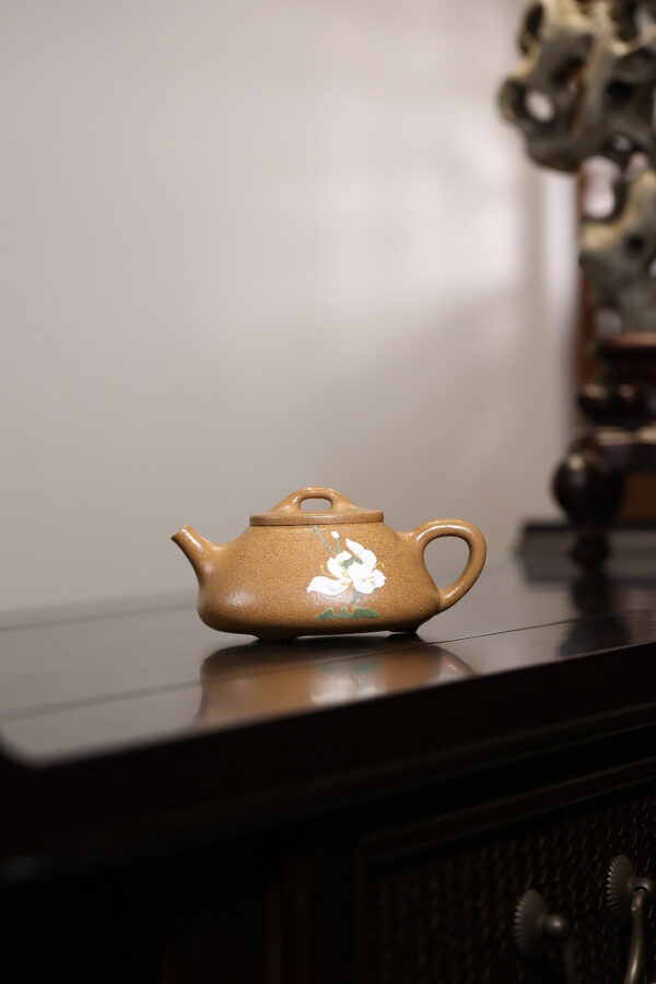 Traditional Style | Slip Painting | Xinzhou Shipiao Teapot | Green Jiangpo Clay | 160ml | 心舟石瓢