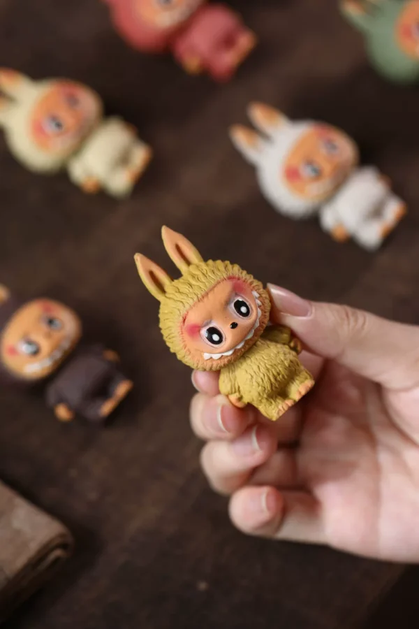 Zisha Labubu Tea Pet｜Handmade Creative Ornament｜Ceramic Decoration｜拉布佈紫砂茶寵