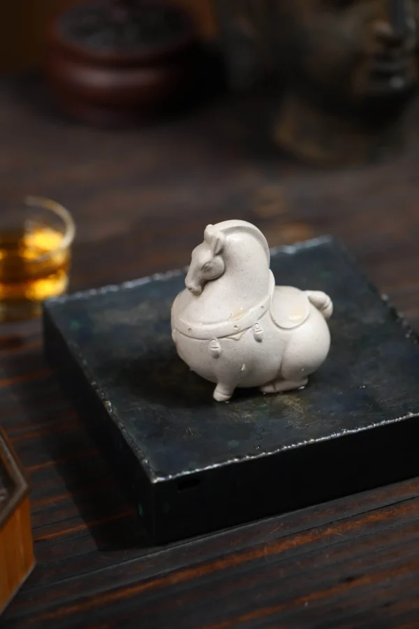 O1CN01Nlbddy1EMqycO02og_!!1950110338 Zisha Tang Horse Tea Pet|Handmade Cute Animal|Ceramic Ornament|唐馬紫砂茶寵