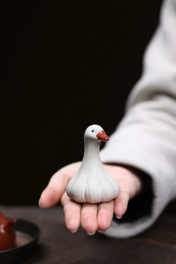 O1CN01UOz8tC1EMquhDsIDw_!!1950110338 Yixing Zisha Tea Pet Ornament | Garlic Duck | Mini Tea Play | Tea Ceremony Accessory | 蒜了鴨
