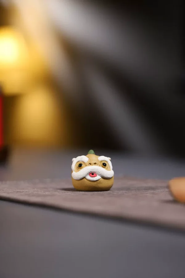 O1CN01BtCmk0zHrxL1bRxv_!!3012228851 Yixing Zisha Cultivable Tea Pet|Lion Dance Ornament|Chinese Style Tea Table|醒狮摆件