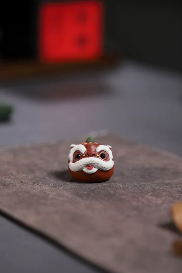 O1CN01uTMUDLrzVyD1bRxv_!!3012228851 Yixing Zisha Cultivable Tea Pet|Lion Dance Ornament|Chinese Style Tea Table|醒狮摆件