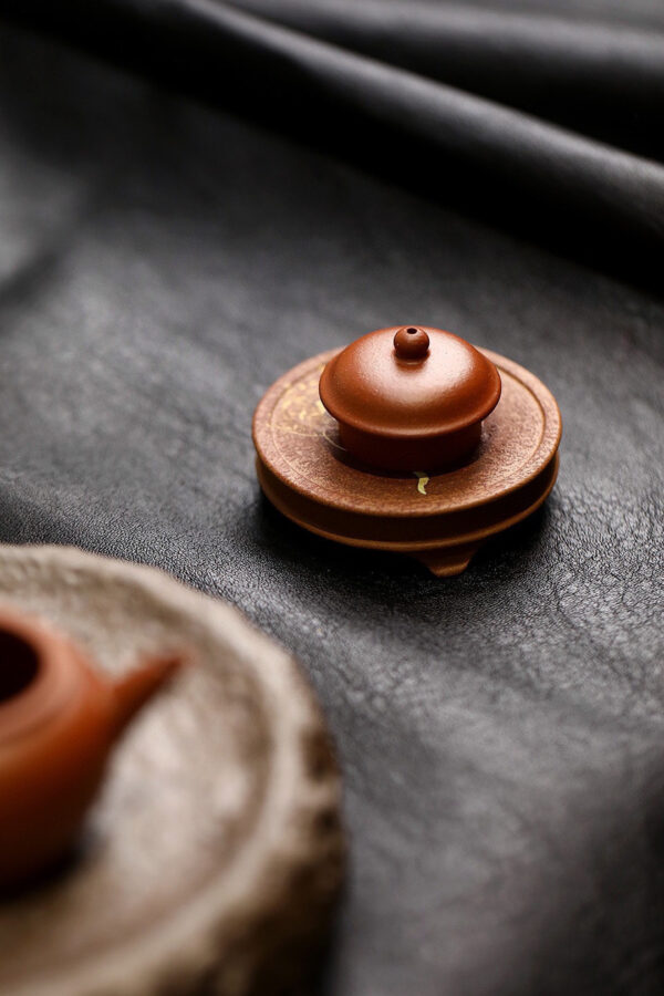 Miscellaneous Ware | Dunhuang Wuxiang Gai Zhi | Duan Clay | diameter 6.5cm | height 1.5cm | slip painting | 盖置
