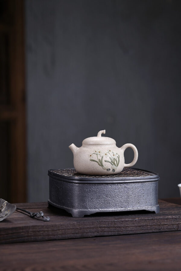 Original Yixing Zisha Teapot | Eggplant Shape | December Narcissus | White Jade Duan Ni | 100ml | 茄瓜