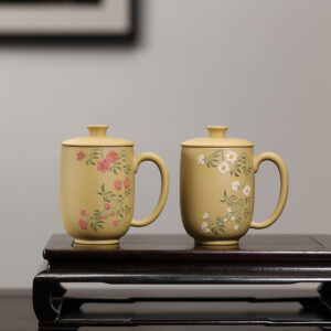Yixing Zisha Lidded Tea Cup | Slip-Painted Prosperous Flowers| Benshan Green Clay| 220ml | 繁花似锦