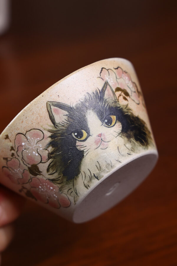wsxc1791835102712_2 Yixing Zisha Master Cup | Slip-Painted Cats Playing in Spring Stream | Wood-Fired | 90ml | 猫嬉春涧