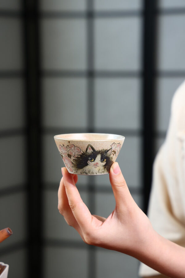 wsxc1791835102712_5 Yixing Zisha Master Cup | Slip-Painted Cats Playing in Spring Stream | Wood-Fired | 90ml | 猫嬉春涧