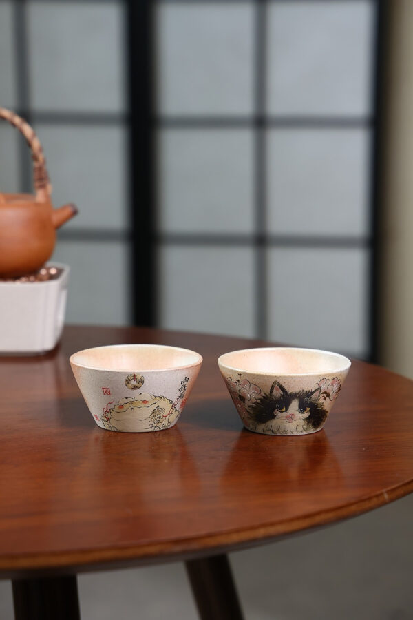 wsxc1791835102712_6 Yixing Zisha Master Cup | Slip-Painted Cats Playing in Spring Stream | Wood-Fired | 90ml | 猫嬉春涧
