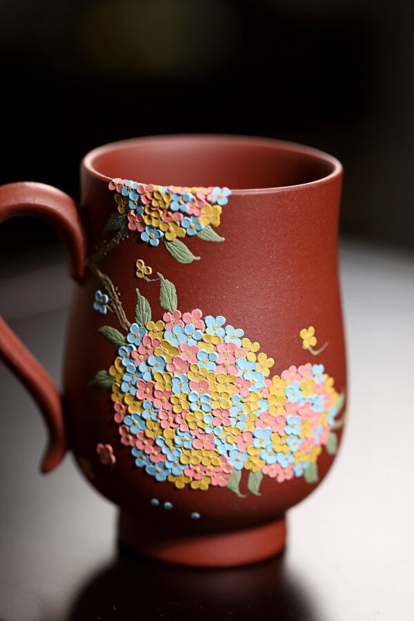 Master Cup | Fine Relief Painted Hydrangea Master Cup Qing Cement Clay | 170ml | 绣球花
